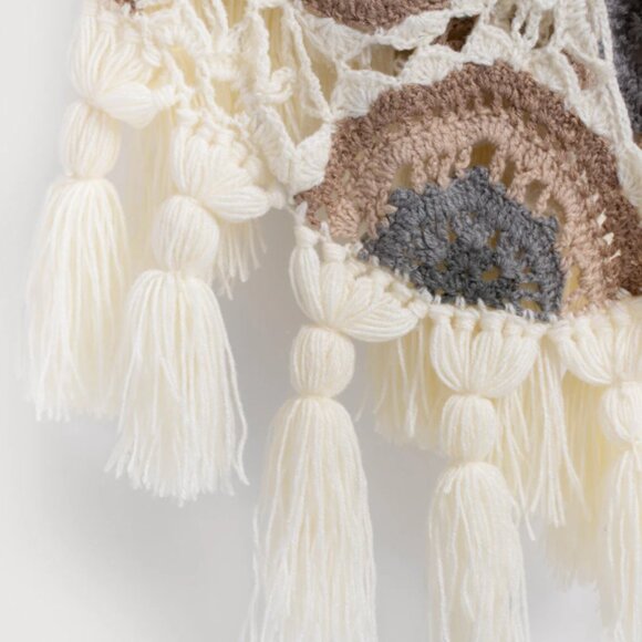 🌞 Sunshine Shawl by Saachi Hand Crocheted Elegance from India - Picture 7 of 14